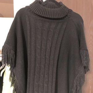 Sleeveless Turtleneck poncho